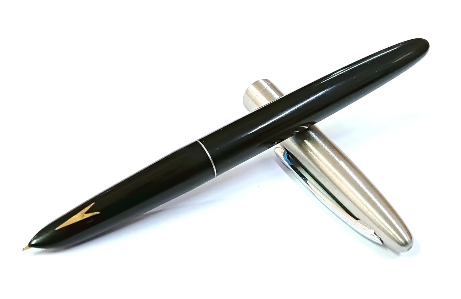 Hero 329 Original Fountain Pen with Iridium Nib – Silver Cap and Black Body - Image 2