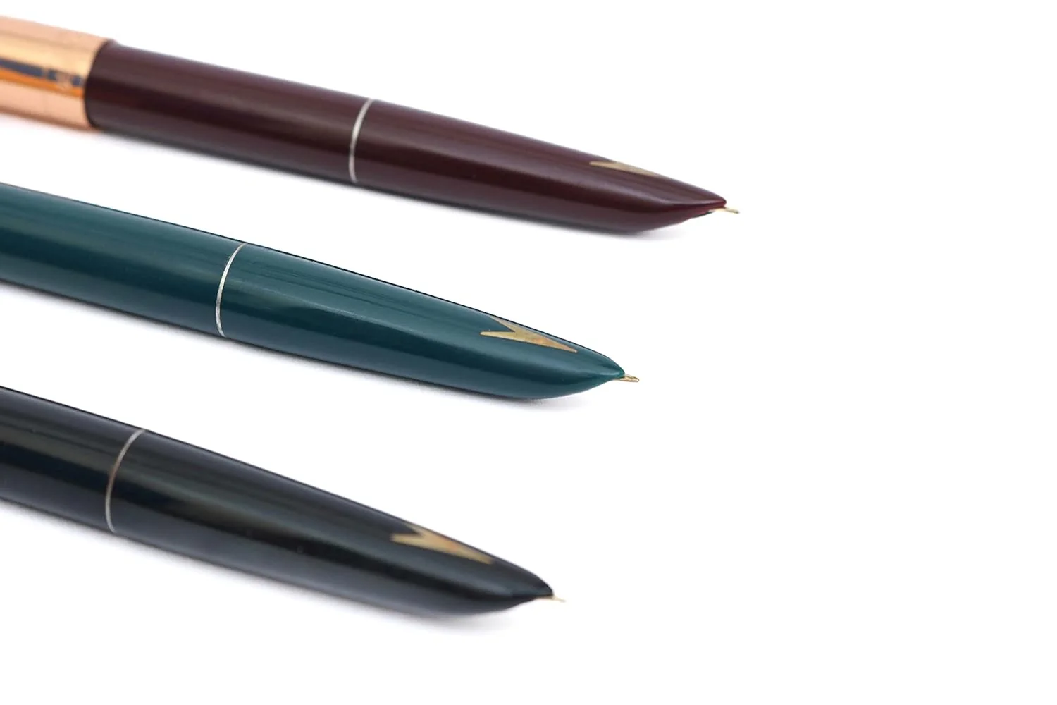 Hero 336 Fountain Pen Set (3-Pack) – Fine Nib, Gold Arrow Pattern On The Barrel , Gold Cap – Green, Maroon, Black - Image 3