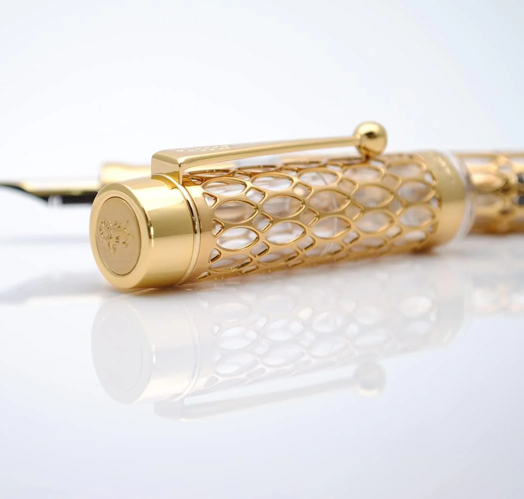 Jinhao 100 Fountain Pen – Transparent Resin & Gold Metal Grid Skeleton Design, Medium Nib with Ink Converter - Image 4