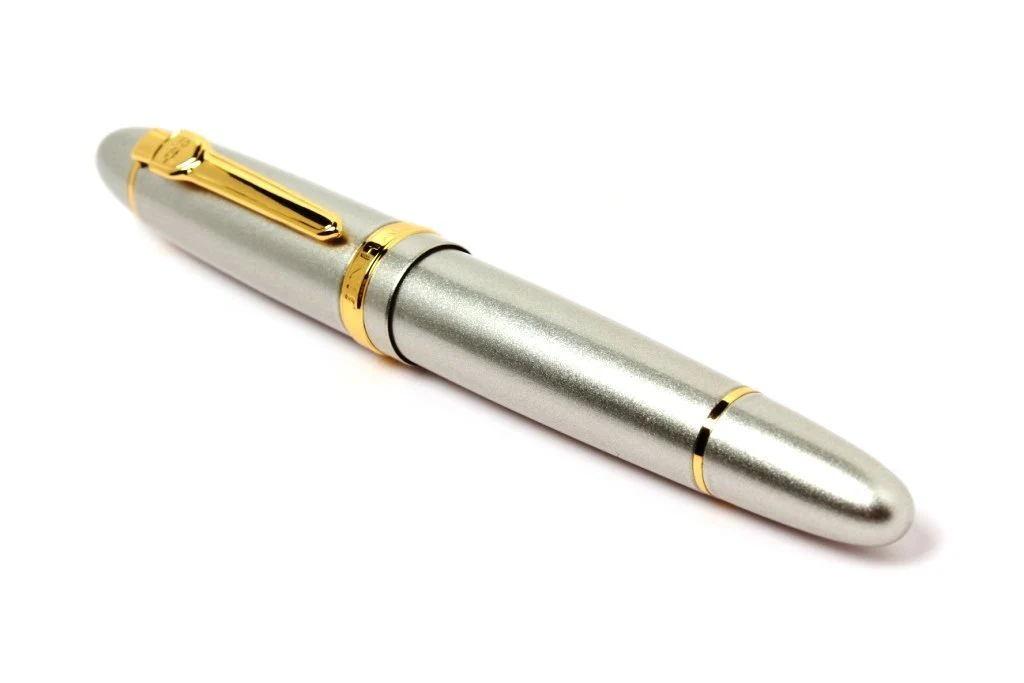 Jinhao 159 Heavyweight Signature Fountain Pen – Shiny Silver with Gold Trims, Streamlined Design, Medium Nib & Ink Converter - Image 5