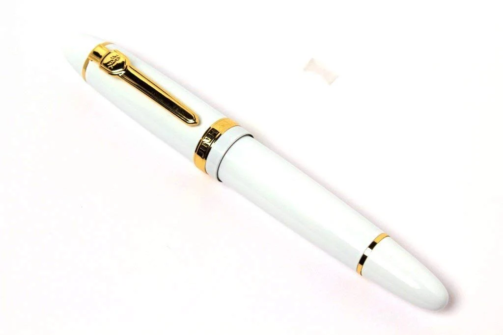Jinhao 159 Heavyweight Signature Fountain Pen – Shiny White with Gold Trims, Streamlined Design, Medium Nib & Ink Converter - Image 3
