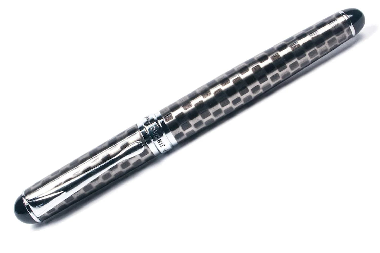 Jinhao X750 Checker Pattern Fountain Pen – Medium Nib, Classic Design, Smooth Writing Instrument - Image 4