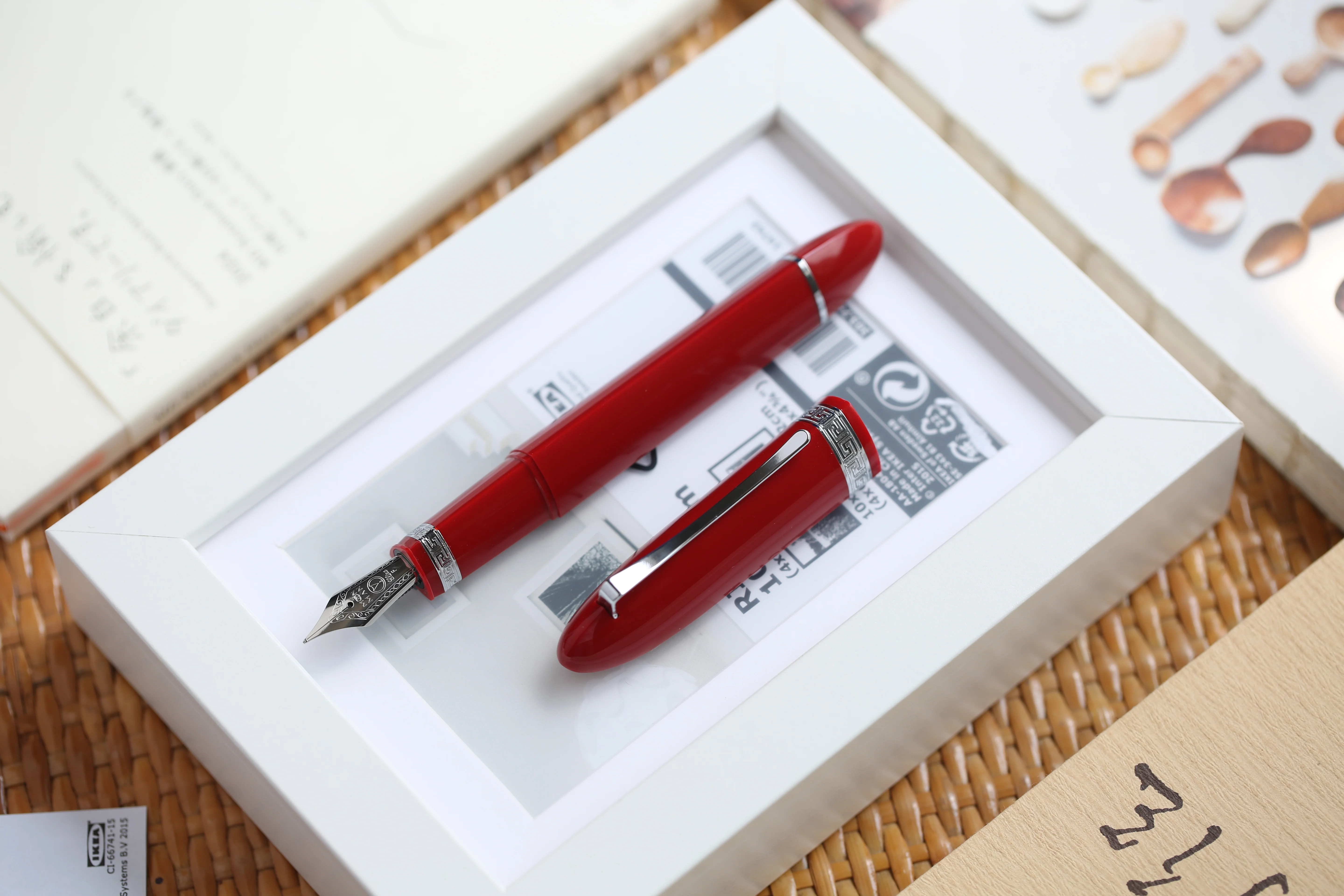 Moonman V60 Triangular Piston Fountain Pen – Ergonomic Fine Writing Instrument with Resin Body And Gift Box (Red With Silver Trim & Clip) - Image 8