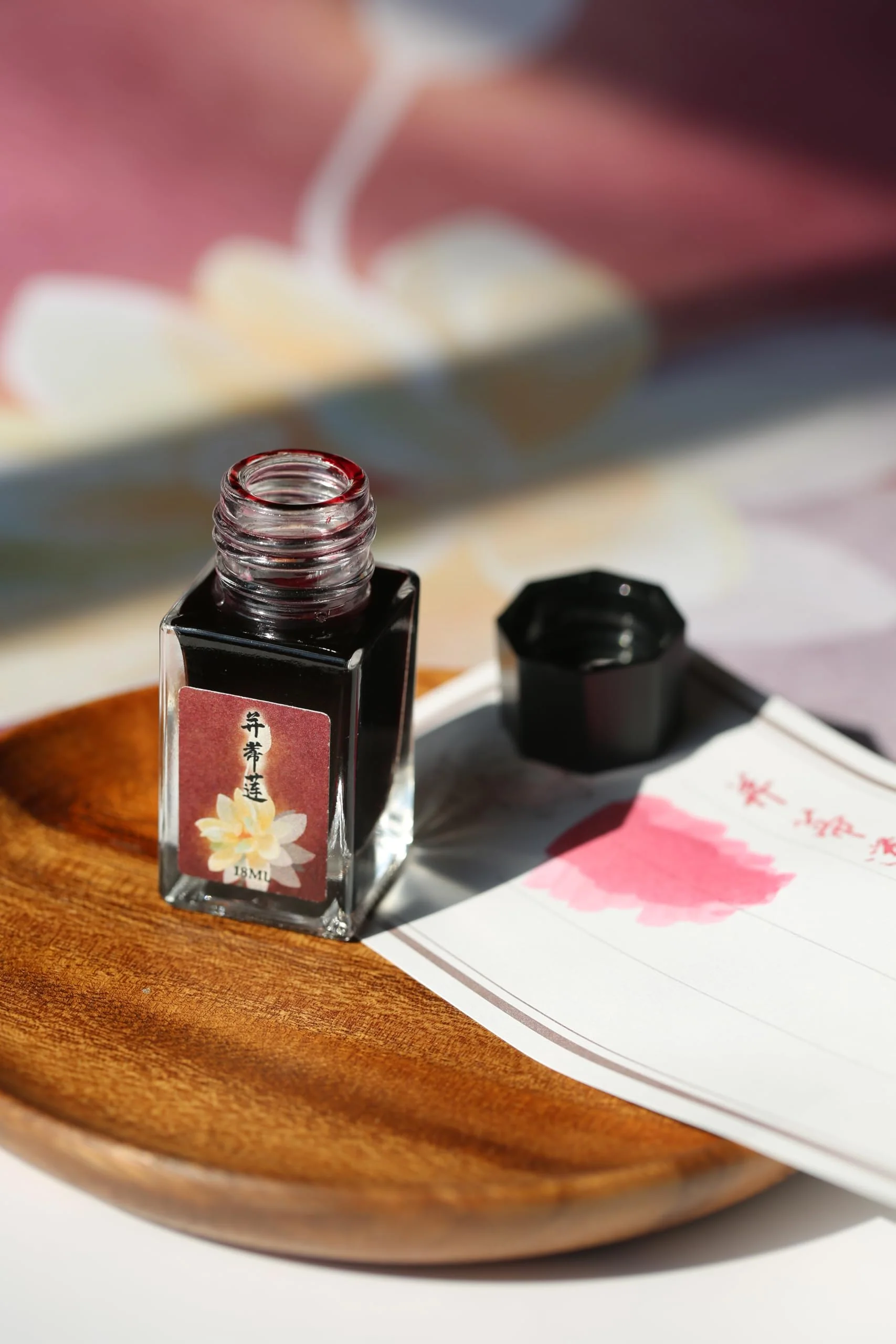 Moonman 18ml Glass Bottle Fountain Pen Colour Ink, No Blocking, Non Carbon Dye, Classic Designed Bottle Ink (Lotus Red) - Image 2