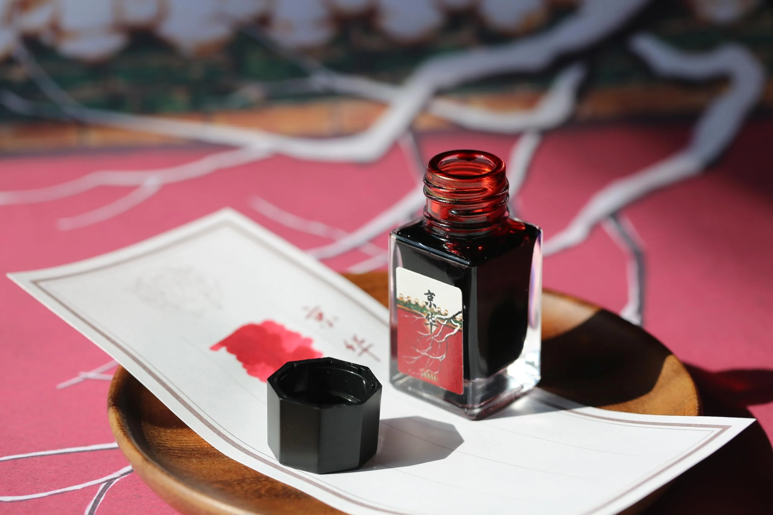 Moonman 18ml Glass Bottle Fountain Pen Colour Ink, No Blocking, Non Carbon Dye, Classic Designed Bottle Ink (Cherry Red) - Image 3