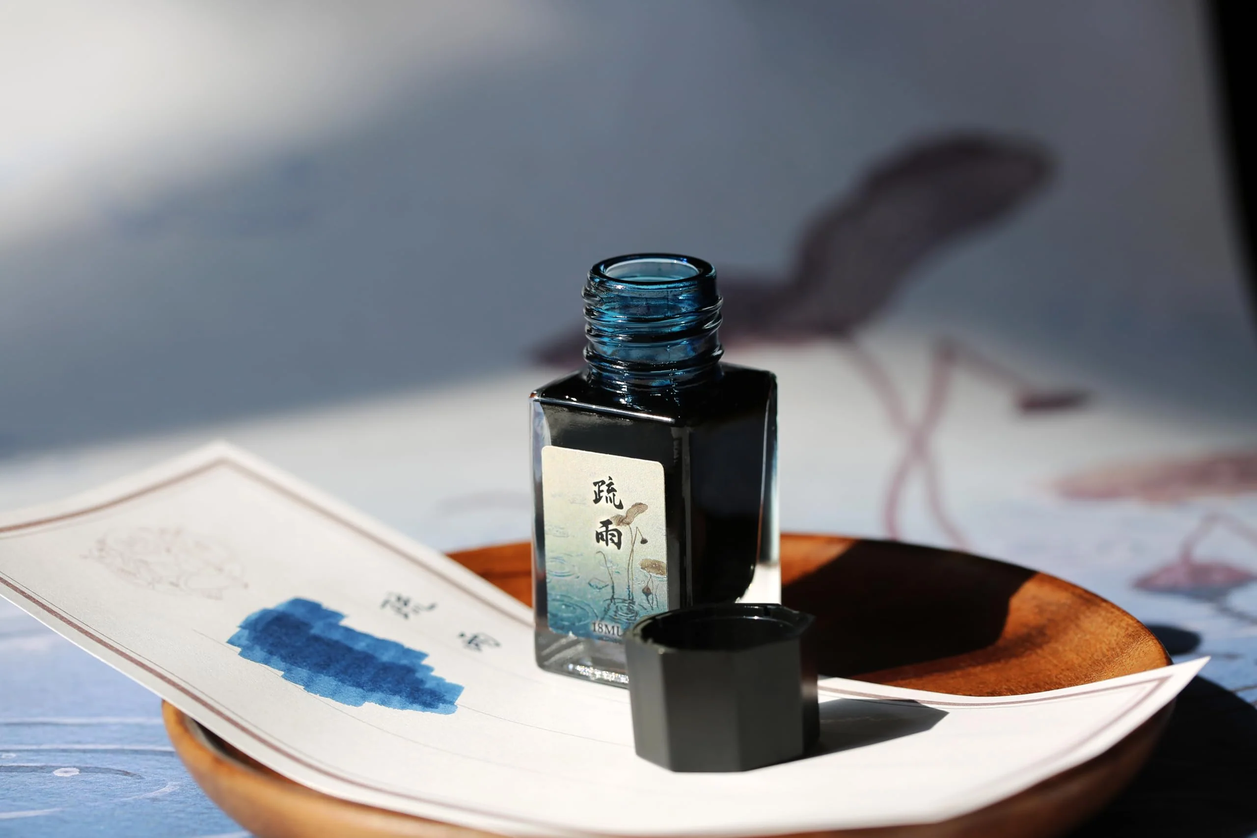 Moonman 18ml Glass Bottle Fountain Pen Colour Ink, No Blocking, Non Carbon Dye, Classic Designed Bottle Ink (Royal Blue) - Image 3
