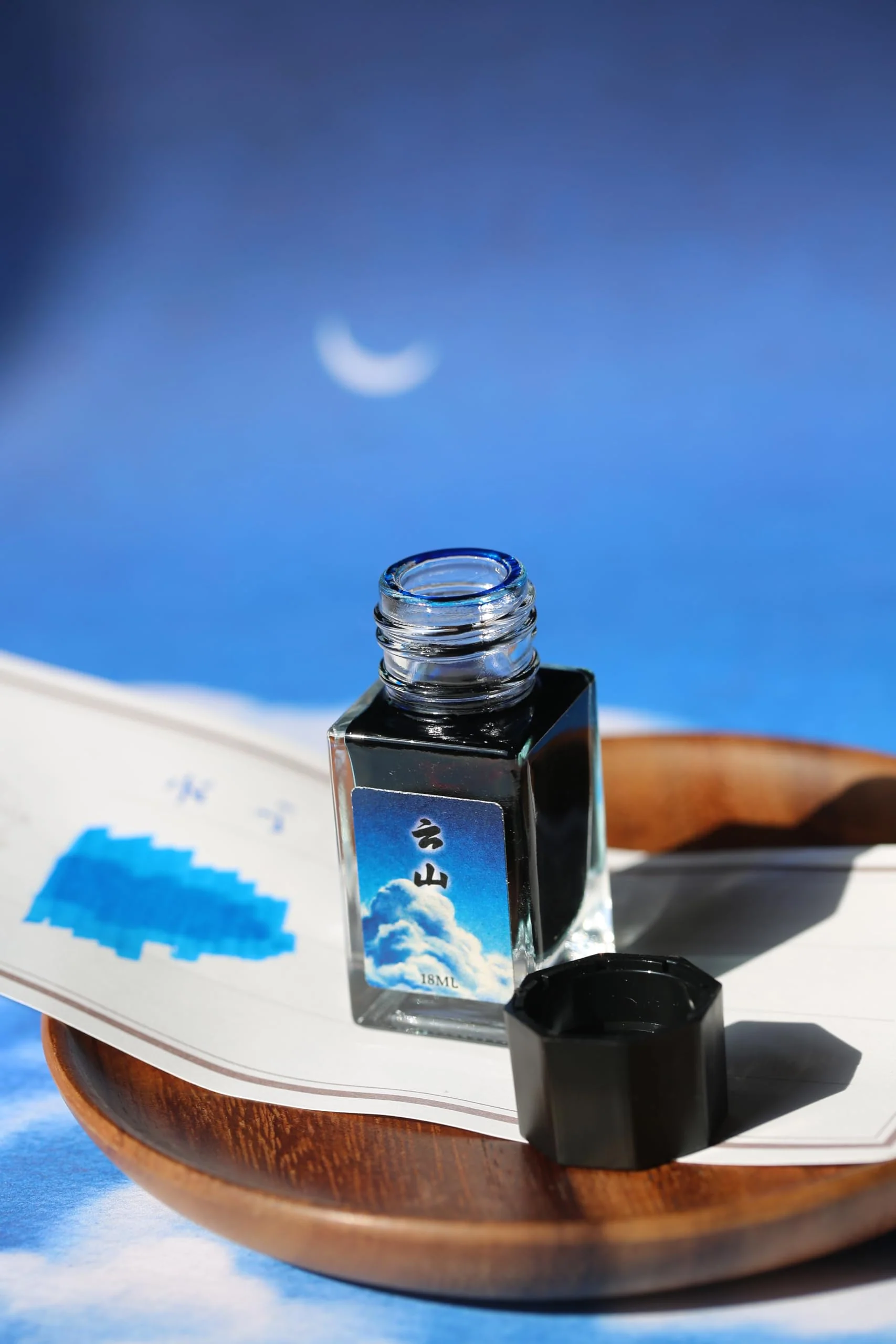 Moonman 18ml Glass Bottle Fountain Pen Colour Ink, No Blocking, Non Carbon Dye, Classic Designed Bottle Ink (Sky Blue) - Image 3