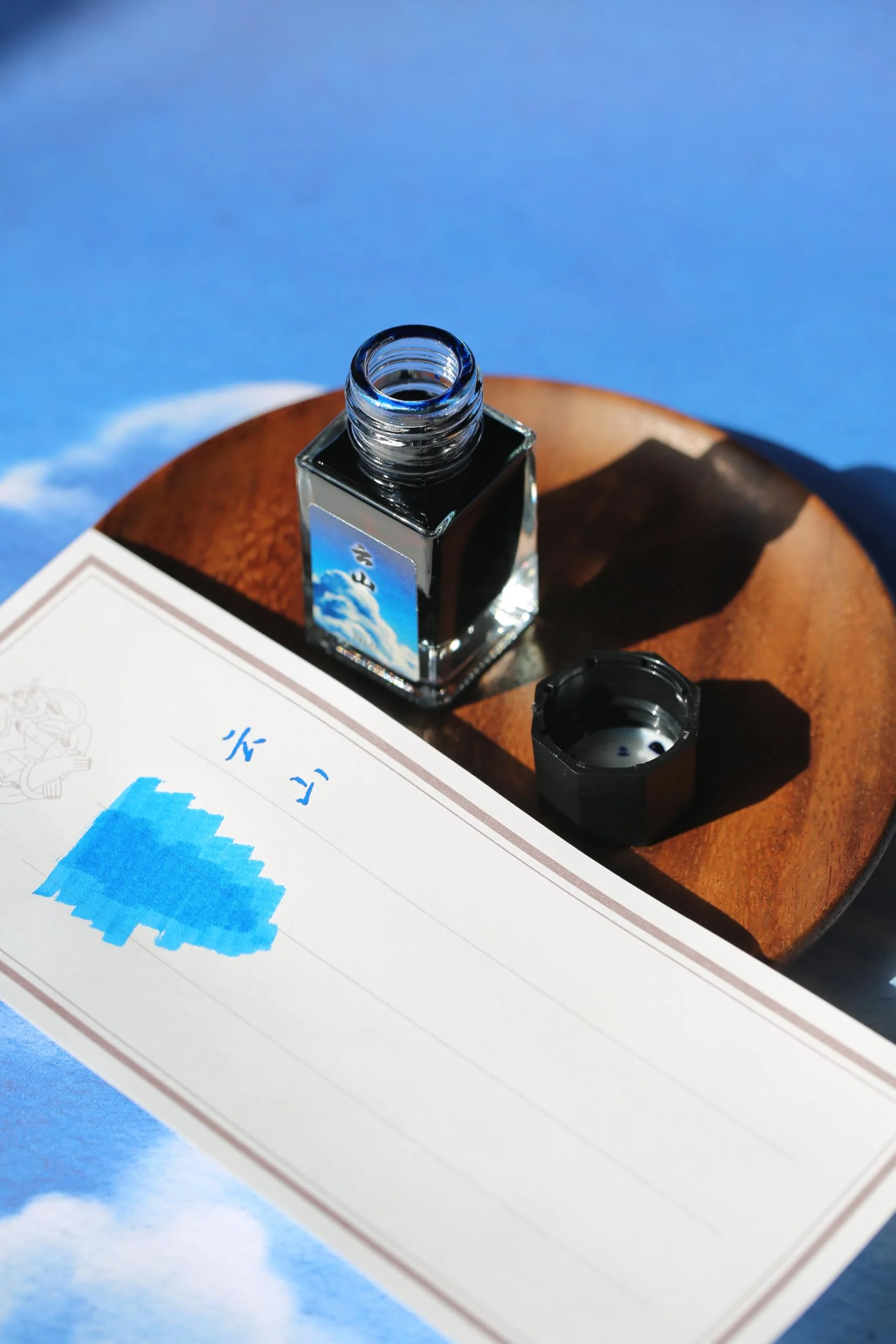 Moonman 18ml Glass Bottle Fountain Pen Colour Ink, No Blocking, Non Carbon Dye, Classic Designed Bottle Ink (Sky Blue) - Image 5