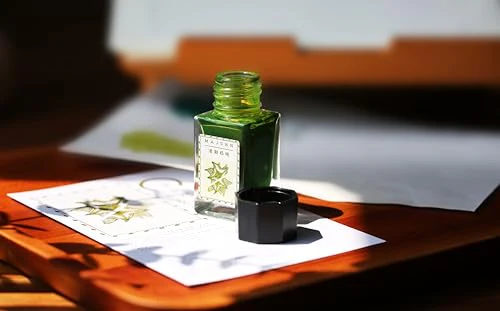 Moonman - Grass Green 18ml Glass Bottle With Colorful Fresh Pigment Type, Waterproof Ink That Does Not Fade, Classic Designed Bottle Ink - Image 3
