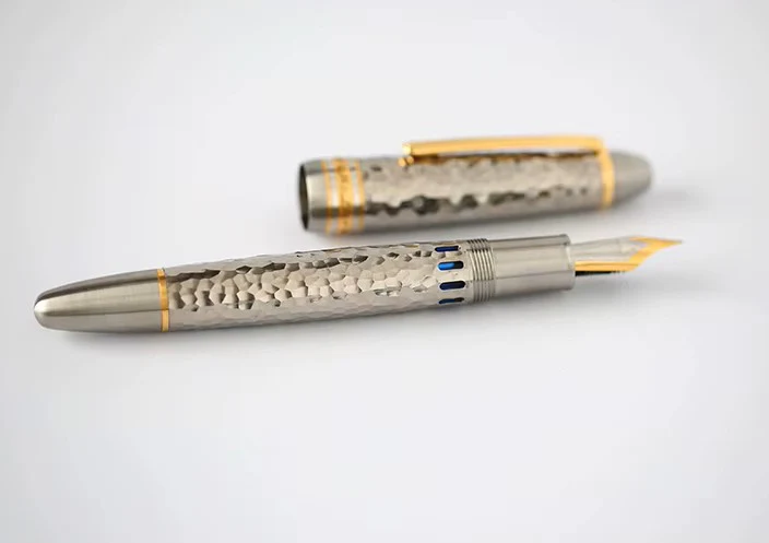 Moonman P136 Titanium Hammered Edition Fountain Pen – Textured Metal Body, Fine Nib, Gold Trim, Premium Writing Fountain Pen - Image 3