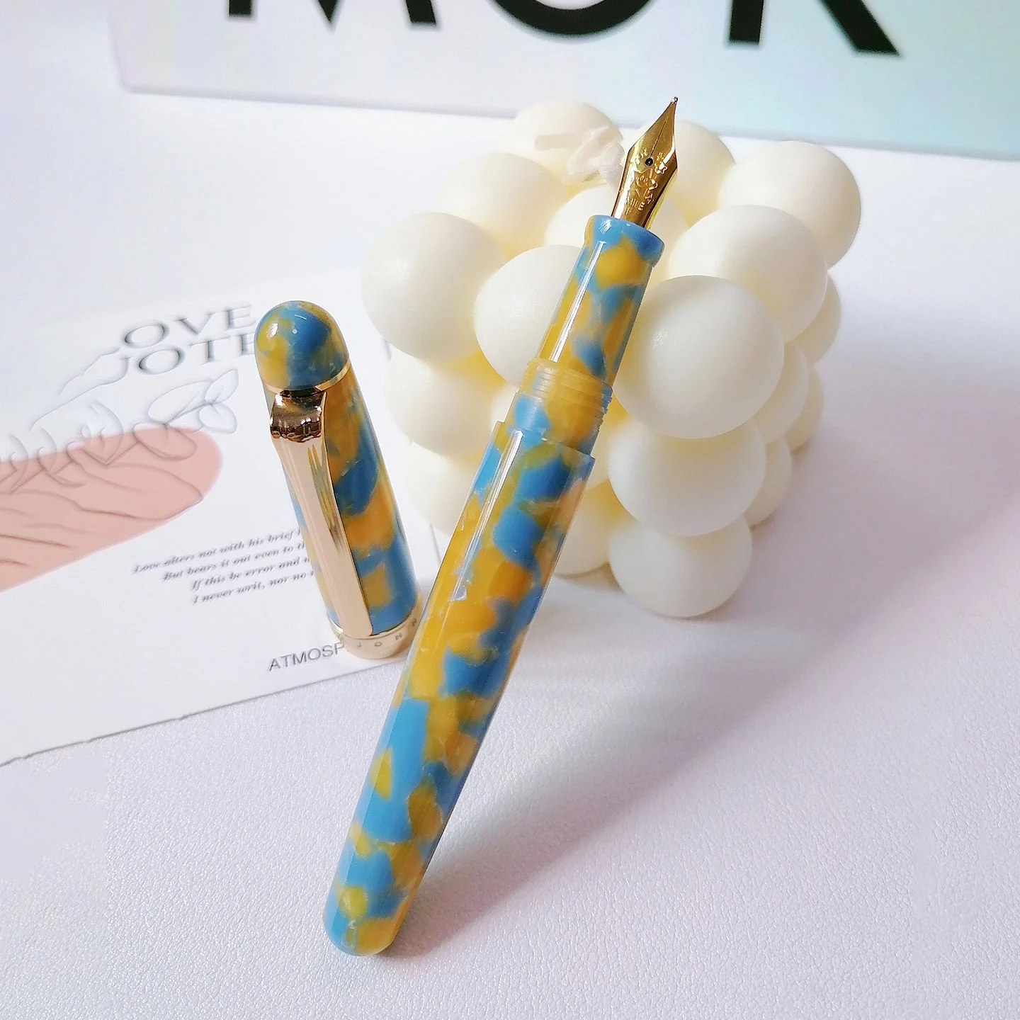 Moonman S9 Acrylic Fountain Pen – Candy Color Resin Barrel, Gold Trim, Smooth Fine Nib - Image 2