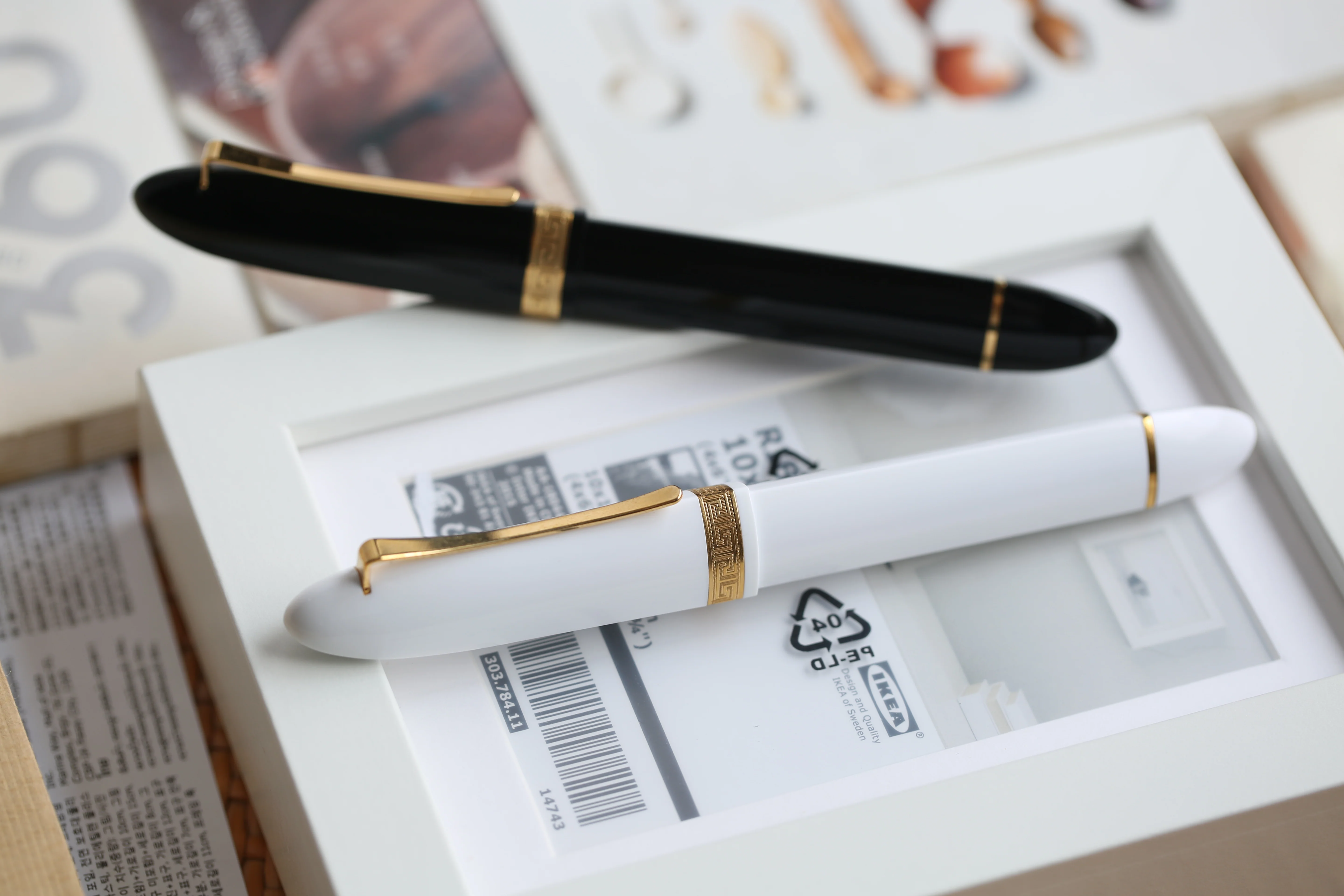 Moonman V60 Triangular Piston Fountain Pen – Ergonomic Fine Writing Instrument with Resin Body And Gift Box (Black With Golden Clip And Trim) - Image 5