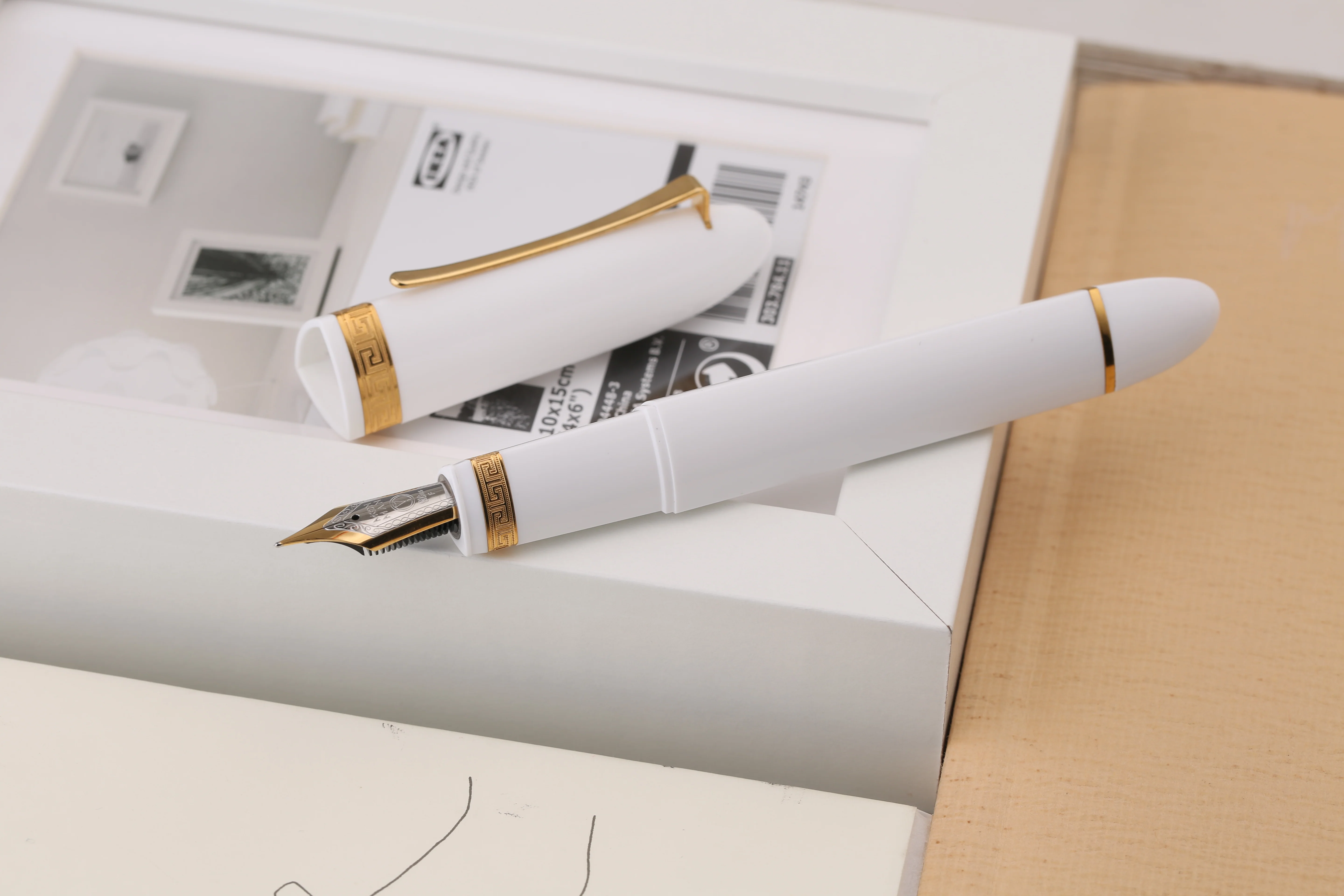 Moonman V60 Triangular Piston Fountain Pen – Ergonomic Fine Writing Instrument with Resin Body And Gift Box (White With Gold Trim & Clip) - Image 8