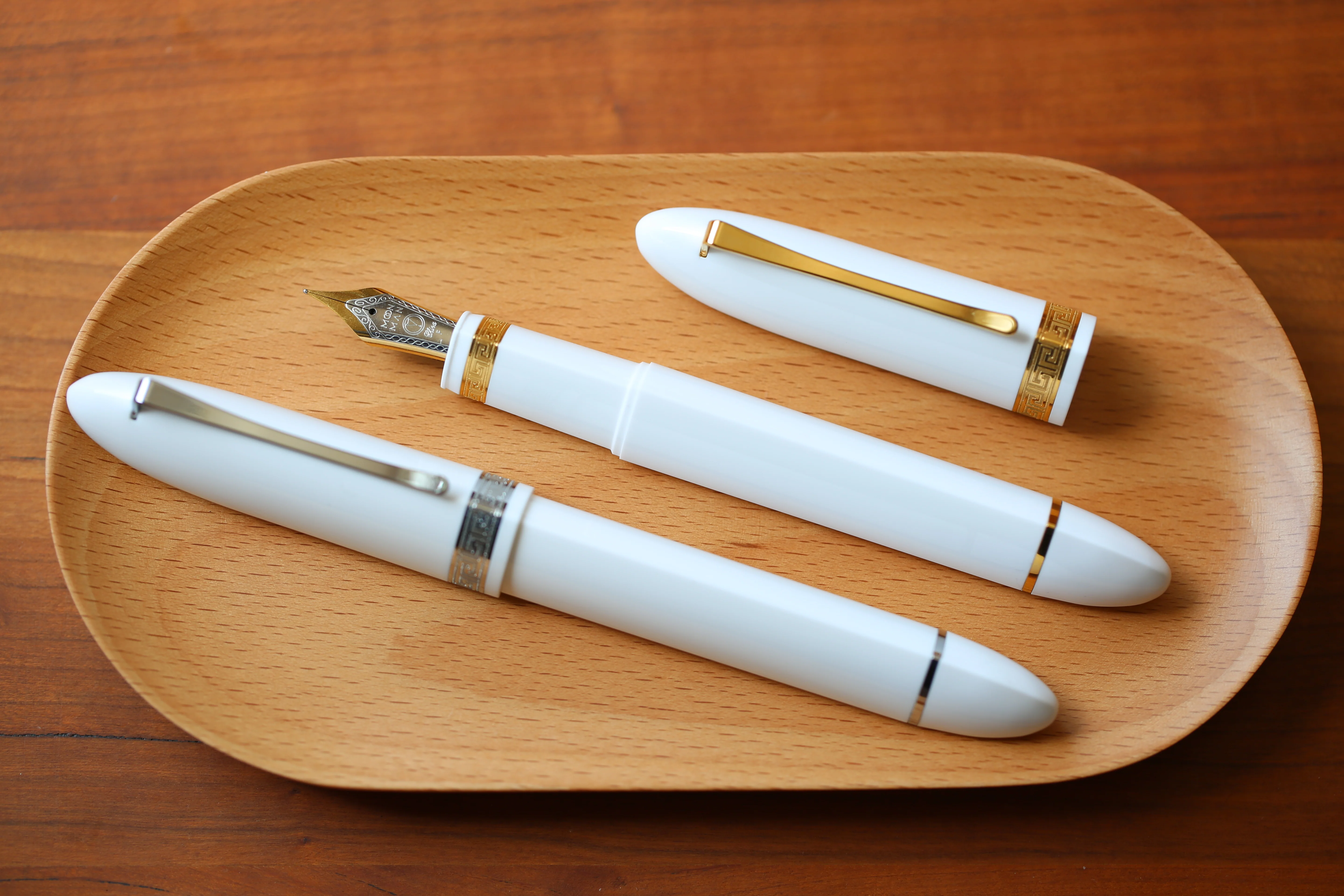 Moonman V60 Triangular Piston Fountain Pen – Ergonomic Fine Writing Instrument with Resin Body And Gift Box (White With Gold Trim & Clip) - Image 13