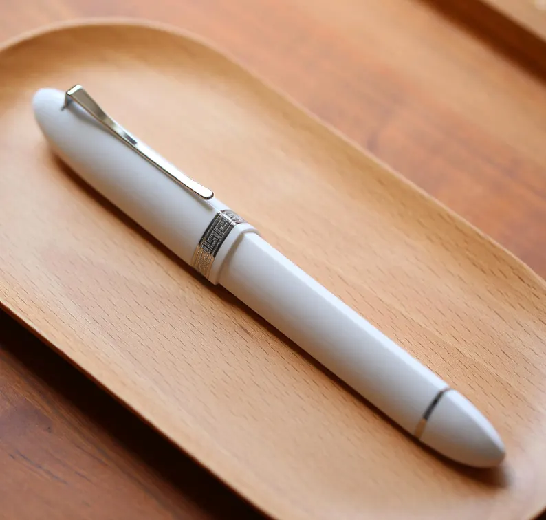 Moonman V60 Triangular Piston Rollerball Pen – Ergonomic Fine Writing Instrument with Resin Body & Gift Box - Image 3