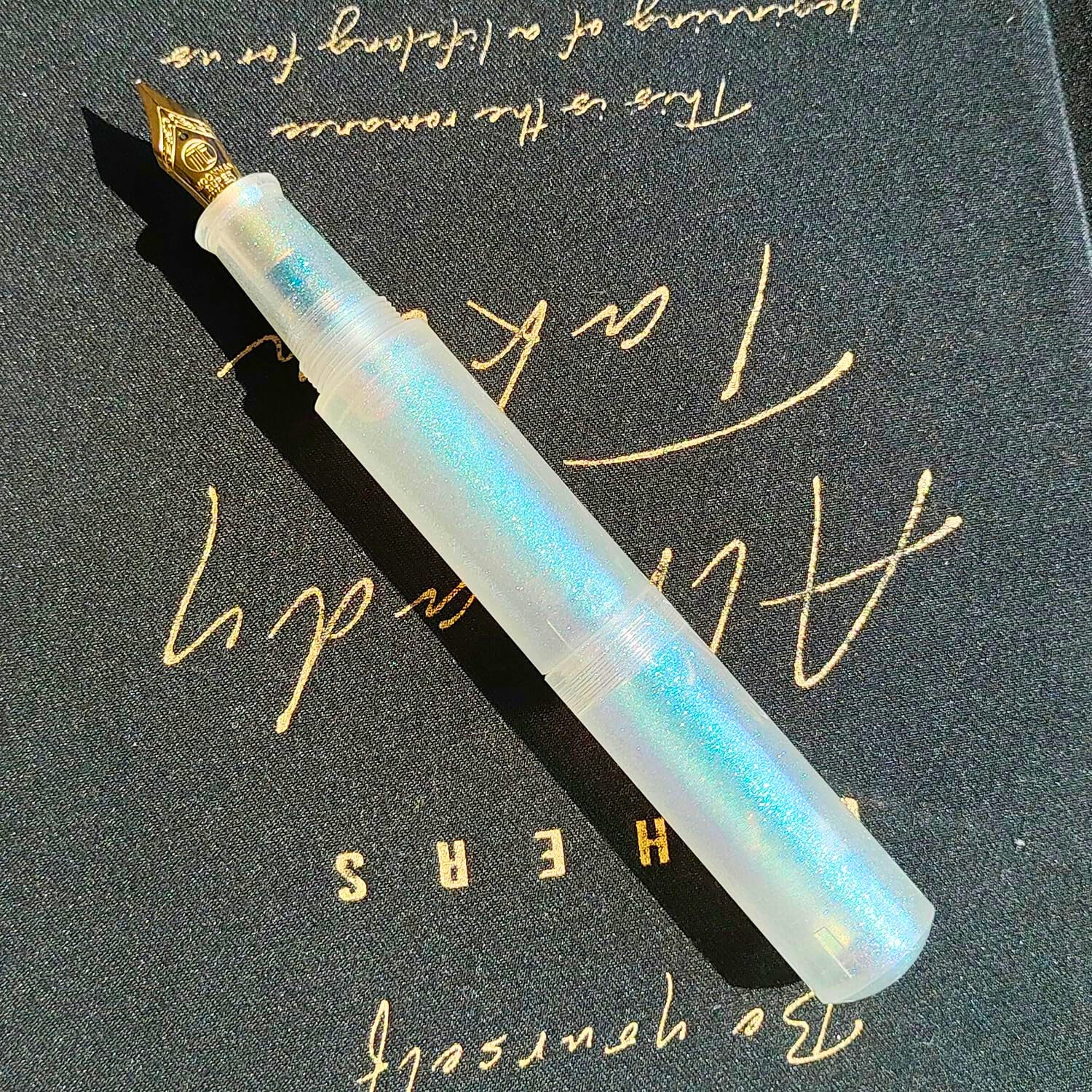 Moonman Wancai Mini Eyedropper Fountain Pen, Fine Nib, Pearl Blue Resin, Pocket-Size Travel Pen - Image 5