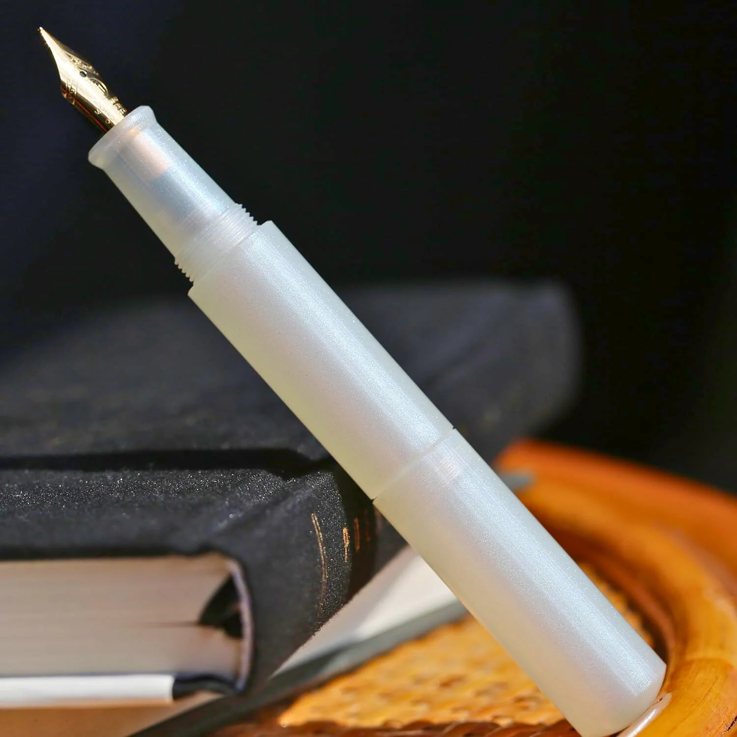Moonman Wancai Mini Eyedropper Fountain Pen – Fine Nib, Pearl White Resin, Pocket-Size Travel Pen - Image 2