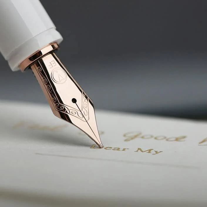 Moonman X1 Retractable Fountain Pen - White Resin, Extra Fine Nib with 6 Black Ink Cartridges - Image 2