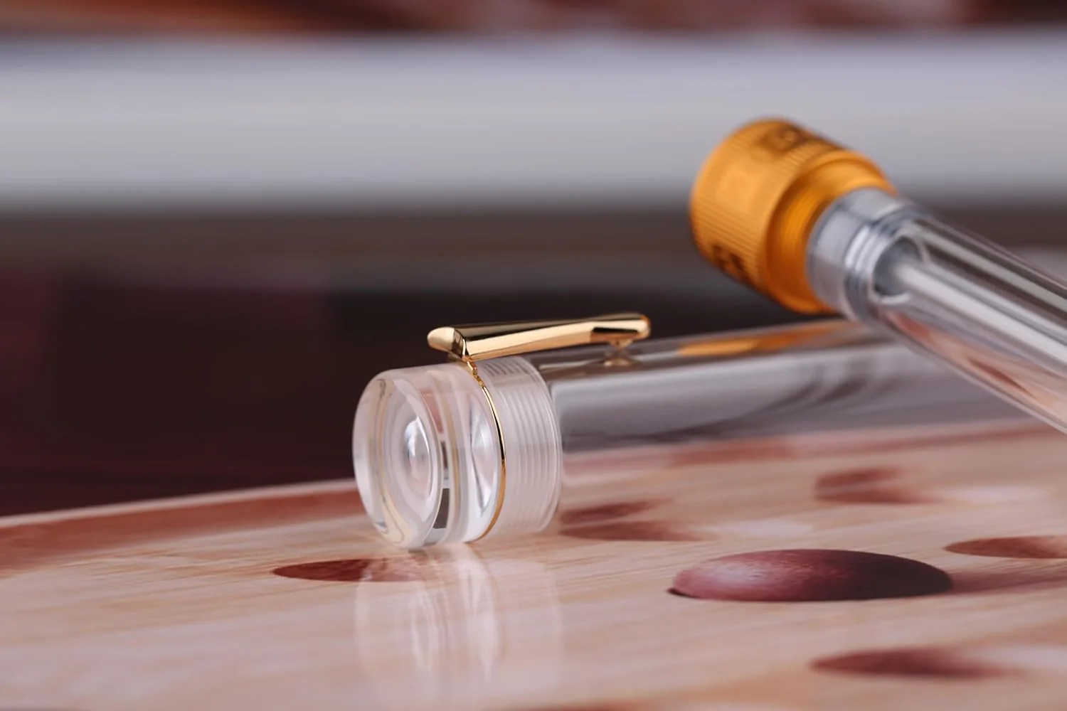 Moonman V1 Vacuum Filling Fountain Pen Fine Nib,(Golden Clip) - Image 4