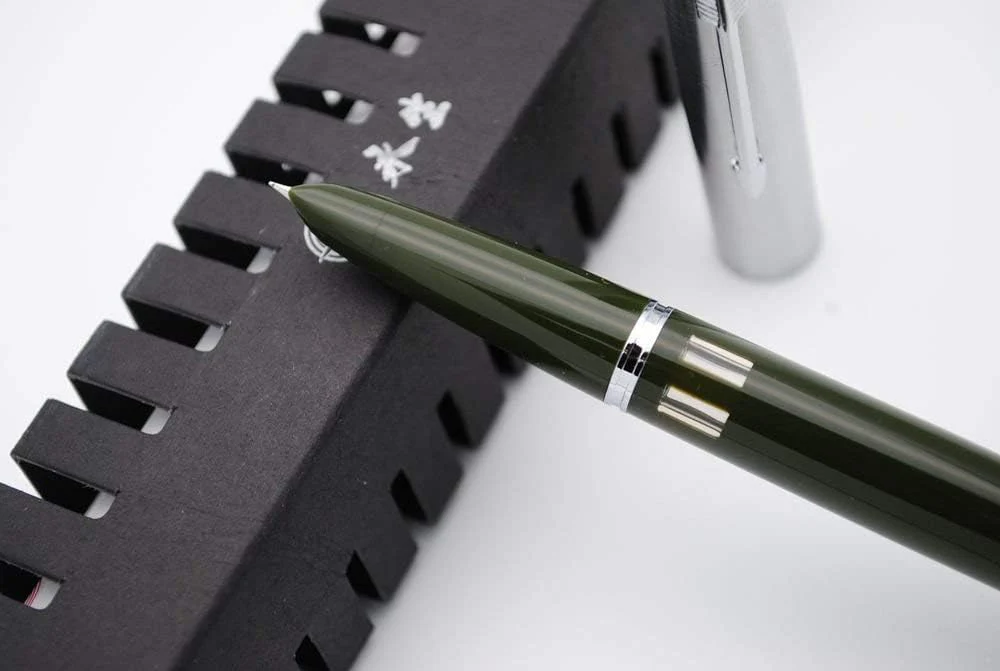 Wing Sung 601 Steel Cap Vacumatic Fountain Pen – Parrot Green with Ink Window, Fine Nib, Box Included - Image 3