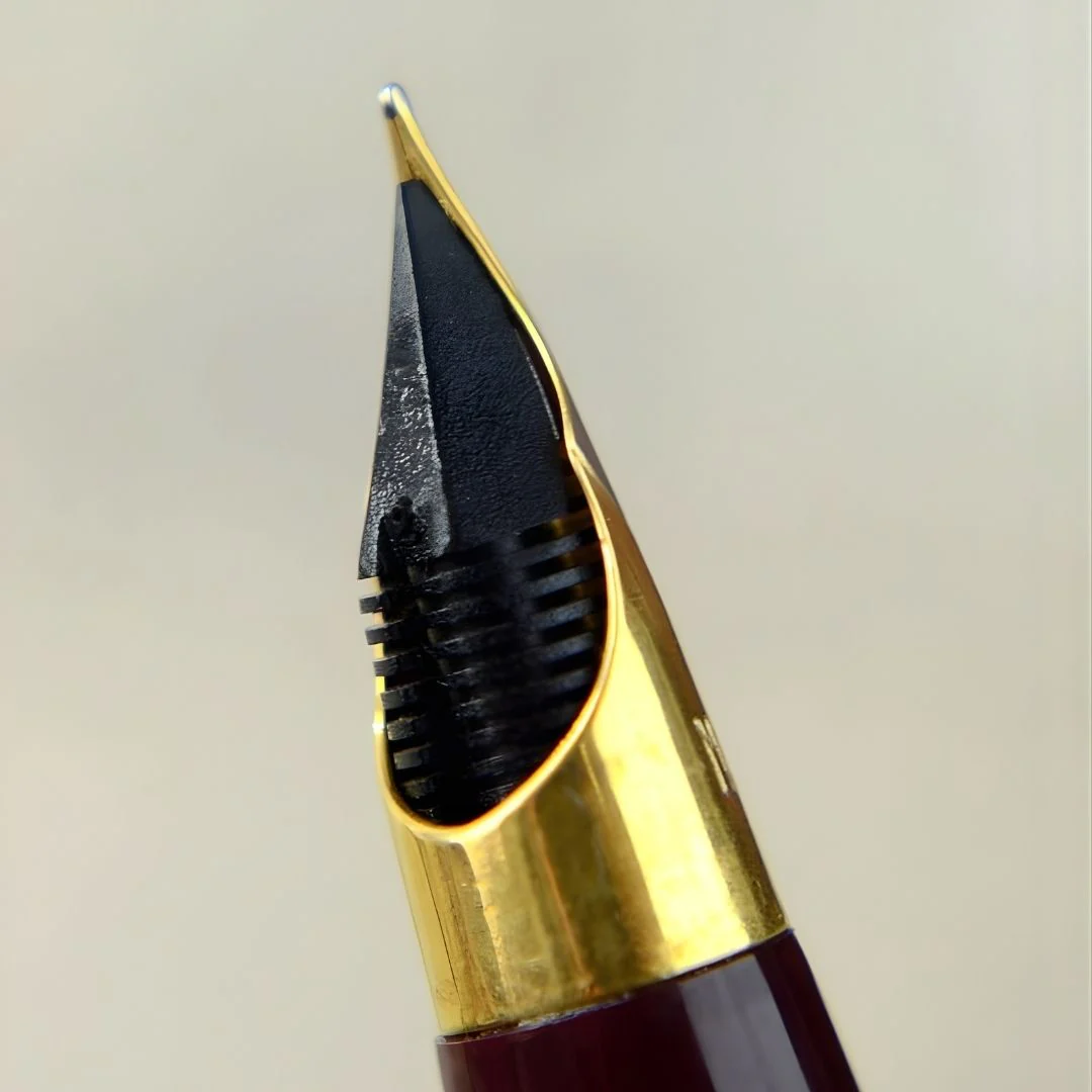Wing Sung 601A Crimson Vacumatic Fountain Pen – Fine 0.5mm Nib, Golden Cap, Resin Body, Ink Window, Push-Cap with Converter & Box (No Ink) - Image 4