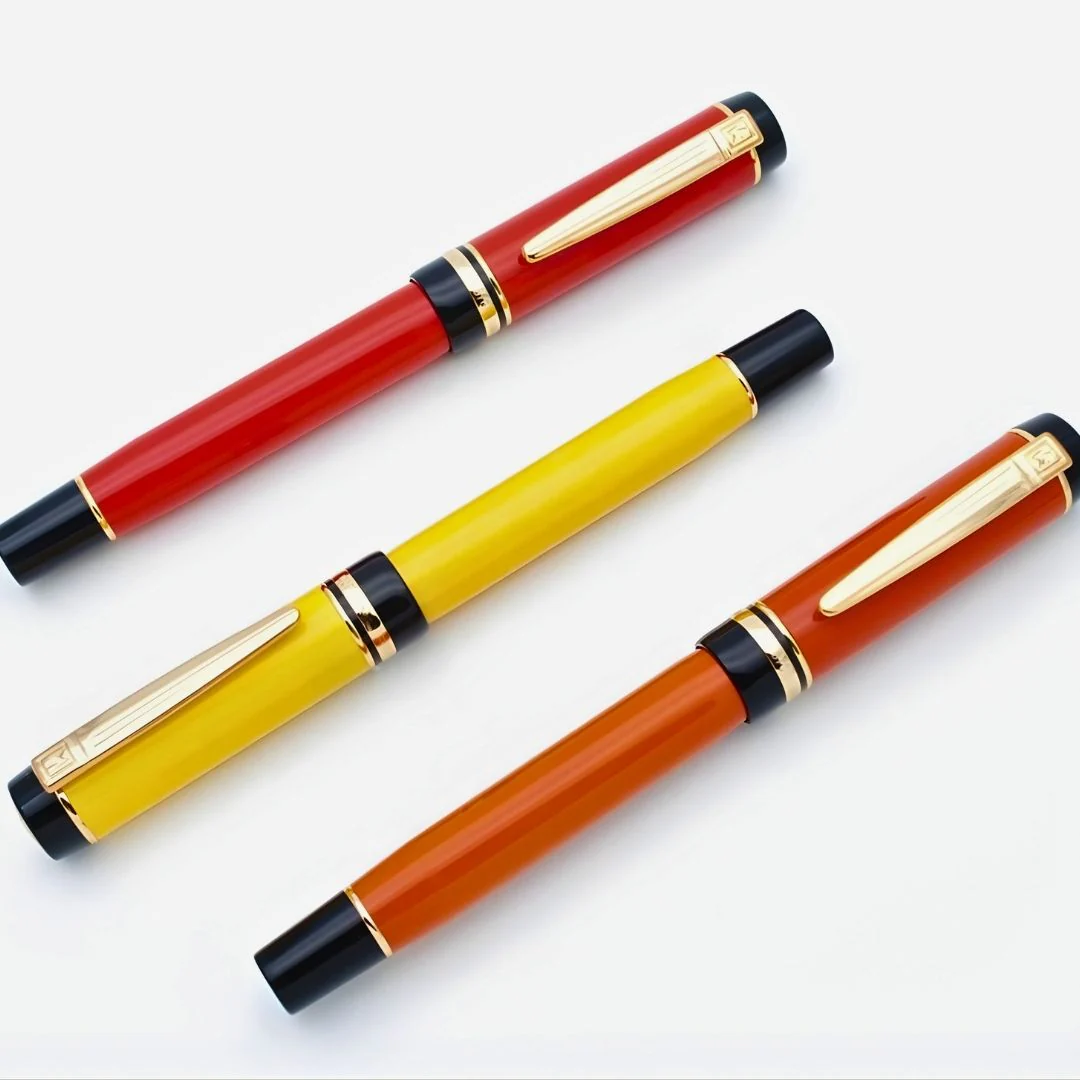 Wing Sung 670 Orange Acetate Resin Fountain Pen – Fine 0.5mm Nib, Gold Clip, Screw-Type Converter - Image 3