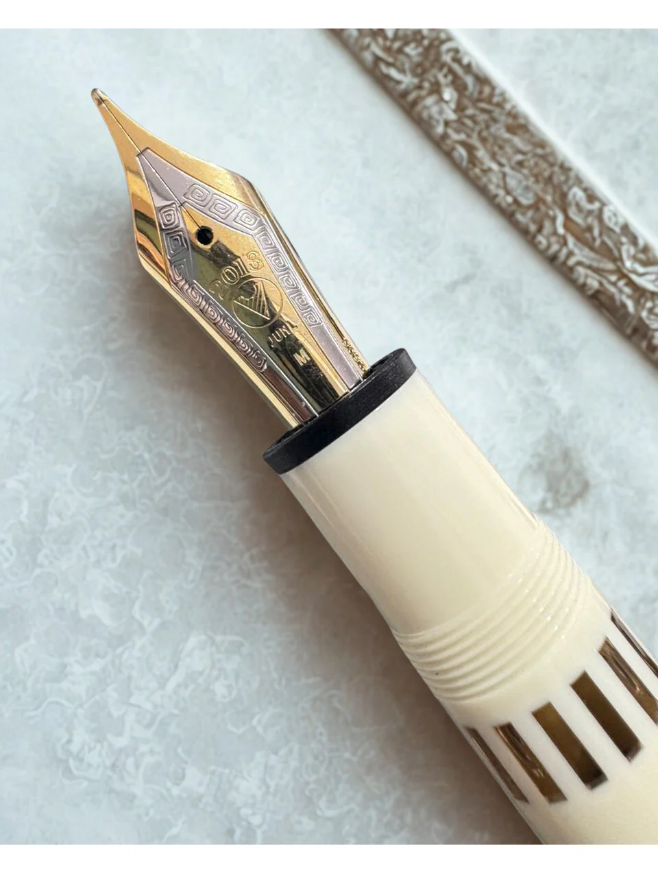 Wing Sung Junlai 630 Flat Top Acrylic Fountain Pen, Gold Trim, Piston Filling System ,Ivory White - Image 2