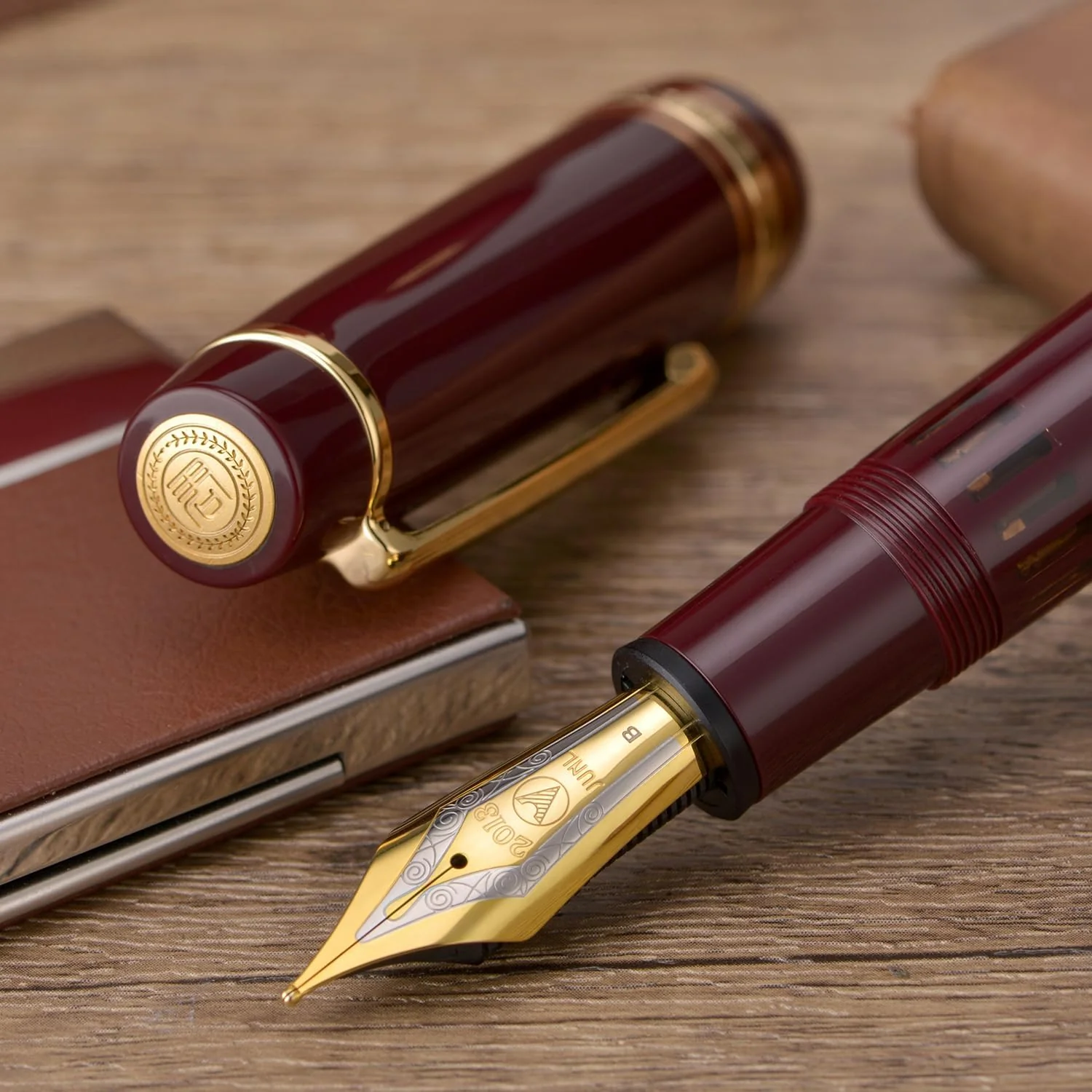 WingSung Junlai 930 Acrylic Fountain Pen – Flat Top Design with Piston Filling System, Size #9 Iridium Nib in Fine, Medium & Broad – Wine Red Fence Ink Tank with Gold Trim (No Ink) - Image 4